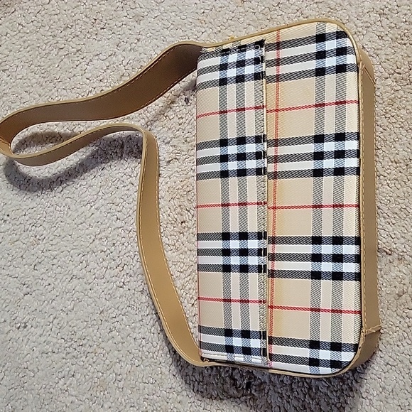 Burberry bag - Picture 2 of 7